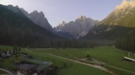 Archiv Foto Webcam Dolomitenhof Sexten - Blick auf die Langlaufloipe 06:00