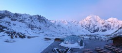 Archiv Foto Webcam Skigebiet Sulden: Panoramakamera Madritschhütte 05:00