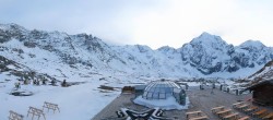 Archiv Foto Webcam Skigebiet Sulden: Panoramakamera Madritschhütte 15:00