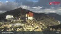 Archiv Foto Webcam Diavolezza: Berghaus und Bergstation 06:00