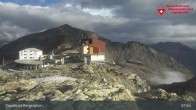 Archiv Foto Webcam Diavolezza: Berghaus und Bergstation 07:00