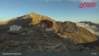 Archiv Foto Webcam Diavolezza: Berghaus und Bergstation 06:00