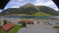 Archiv Foto Webcam Schöneben: Talstation der Bergbahn mit Blick auf Reschensee und Dorf Reschen 13:00