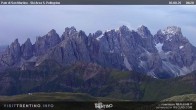 Archived image Webcam Fassatal - San Pelegrino - mountainstation of the chairlift "Cavia-Col Margherita" 05:00
