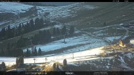 Archiv Foto Webcam Latemar: Skihütten Zischg und Ganischger 17:00