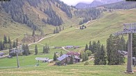 Archiv Foto Webcam Almenwelt Lofer: Kinderbereich und Talstation Family Express 08:00