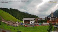 Archiv Foto Webcam Lech am Arlberg: Ausblick Chalet Anna Maria zur Piste 05:00