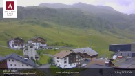 Archiv Foto Webcam Hotel Arlberghaus in Zürs mit Blick auf den Weltcuphang 06:00