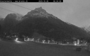 Archived image Webcam Base station of the Brunni cable car 05:00