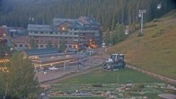 Archived image Webcam Winter Park Resort: West Portal Station 05:00