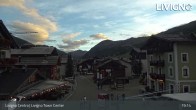 Archived image Webcam Livigno town center 18:00