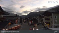 Archived image Webcam Livigno town center 02:00