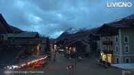 Archiv Foto Webcam Livigno Ortszentrum 02:00