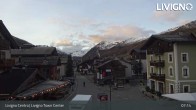 Archiv Foto Webcam Livigno Ortszentrum 06:00