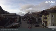 Archiv Foto Webcam Livigno Ortszentrum 07:00