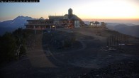 Archiv Foto Webcam Mt Bachelor: Three Sisters 05:00