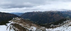 Archiv Foto Webcam Riesneralm: Panorama Skigebiet und Skihütte Hochsitz 13:00