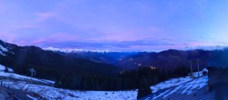 Archiv Foto Webcam La Tania: Bergrestaurant Bouc Blanc 06:00