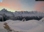 Archived image Webcam La Flégère: Index chair lift 06:00