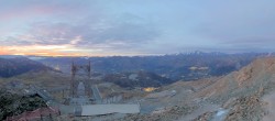 Archiv Foto Webcam Peisey Vallandry - Bergstation Gondel L`Aiguille Rouge 19:00