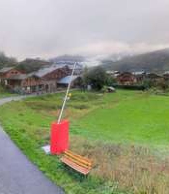 La Plagne - Base station chairlift Montchavin