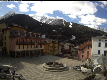 Ponte di Legno: Piazza